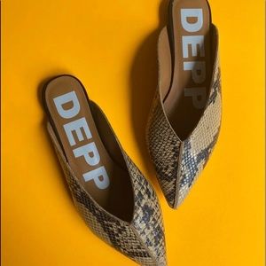 Snakeskin Pattern Mules